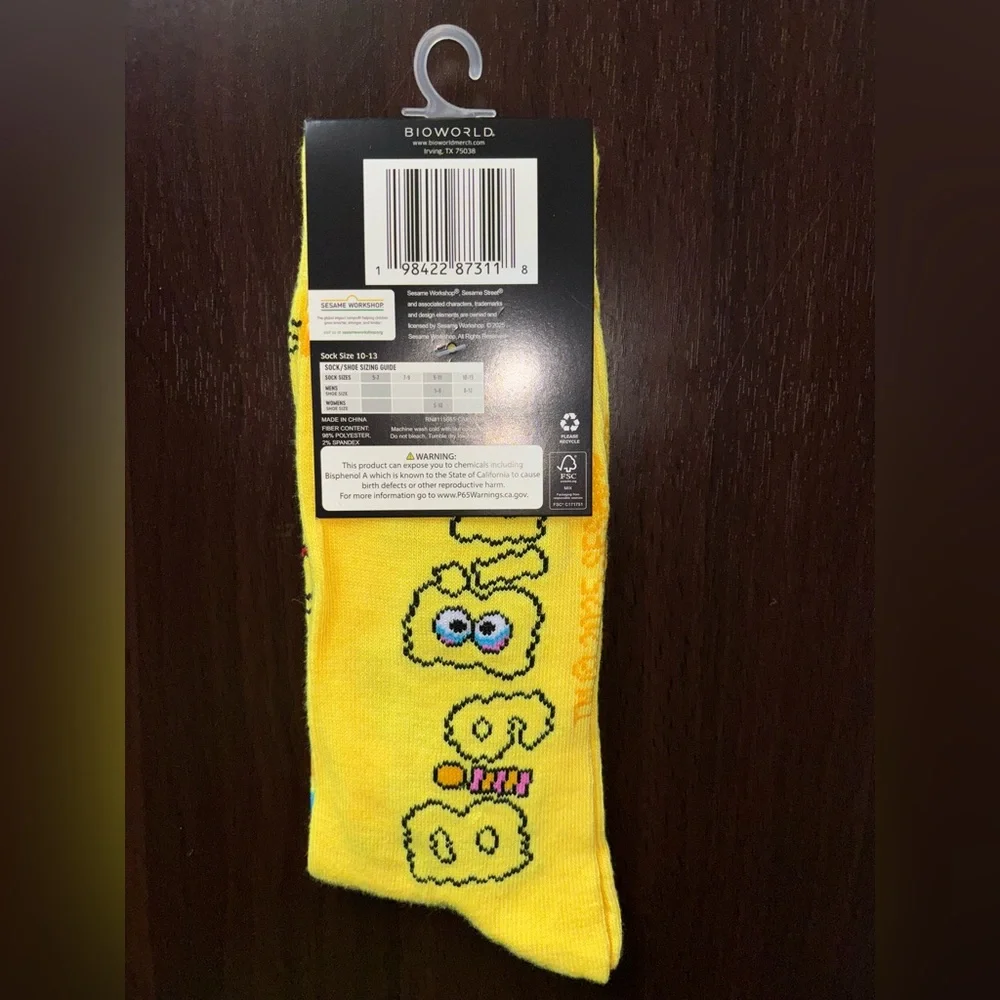 SESAME STREET BIG BIRD NOVELTY CREW SOCKS NWT MEN’S SHOE SIZE 8-12